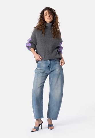 Barrel Jean 'Yoana' Elias Rumelis en bleu