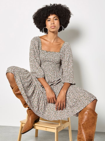 Robe ' ' Apricot en vert