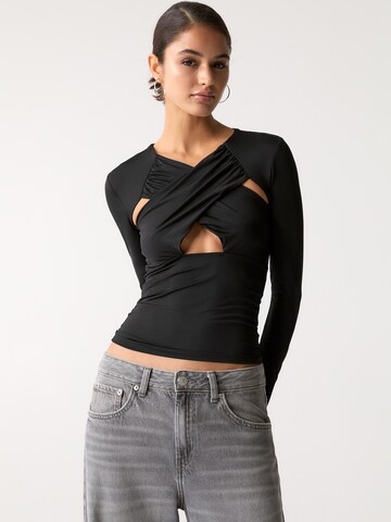 T-shirt Pull&Bear en noir : devant