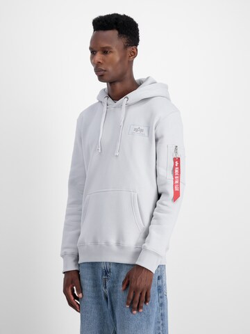 ALPHA INDUSTRIES Свитшот в Серый: спереди