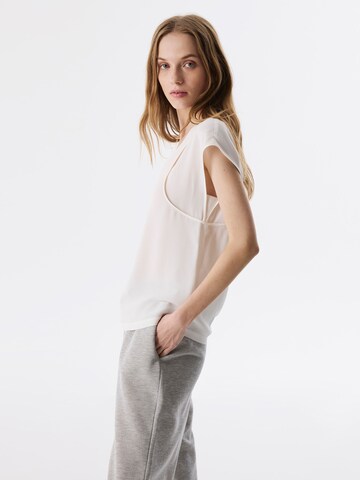 Twist Shirt in White