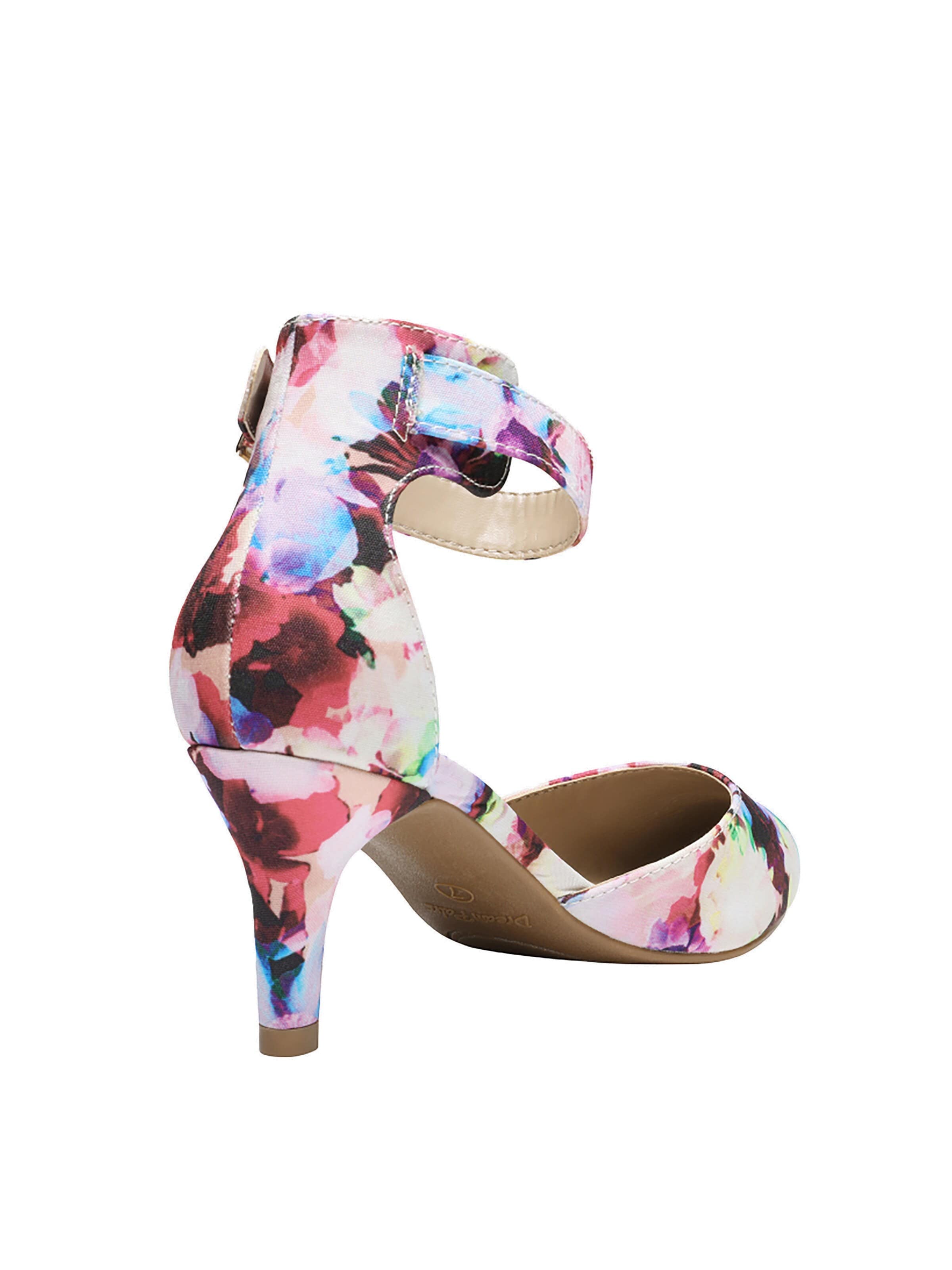 Dream Pairs Pumps in Pink
