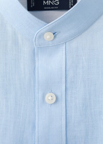 MANGO MAN Regular fit Button Up Shirt in Blue