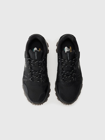 SKECHERSNiske tenisice 'EQUALIZER 5.0 TRAIL' - crna boja