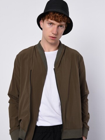 Veste mi-saison Antioch en vert : devant