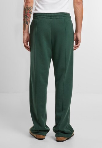 Loosefit Pantalon 'Camden' Prohibited en vert