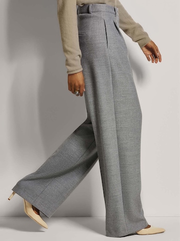 MADELEINE Loosefit Hose in Grau