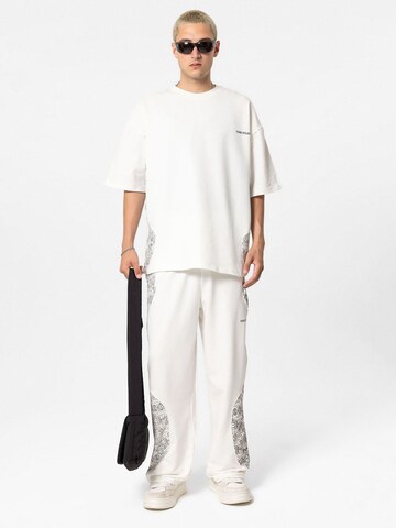 Loosefit Pantaloni 'Tropaeolum' di VAMOS CLO in bianco