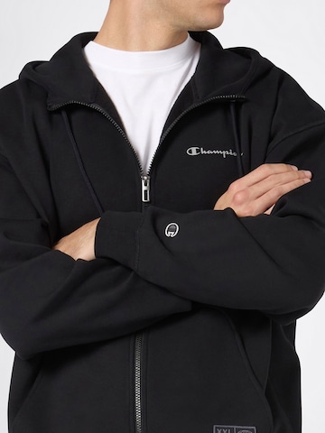 Hanorac de la Champion Authentic Athletic Apparel pe negru