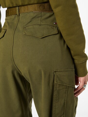 Regular Pantaloni cu buzunare de la TOMMY HILFIGER pe verde