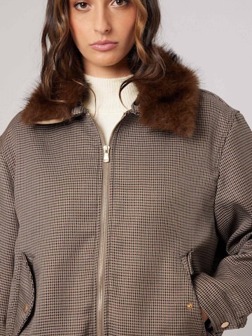 Deeluxe Between-Season Jacket in Brown