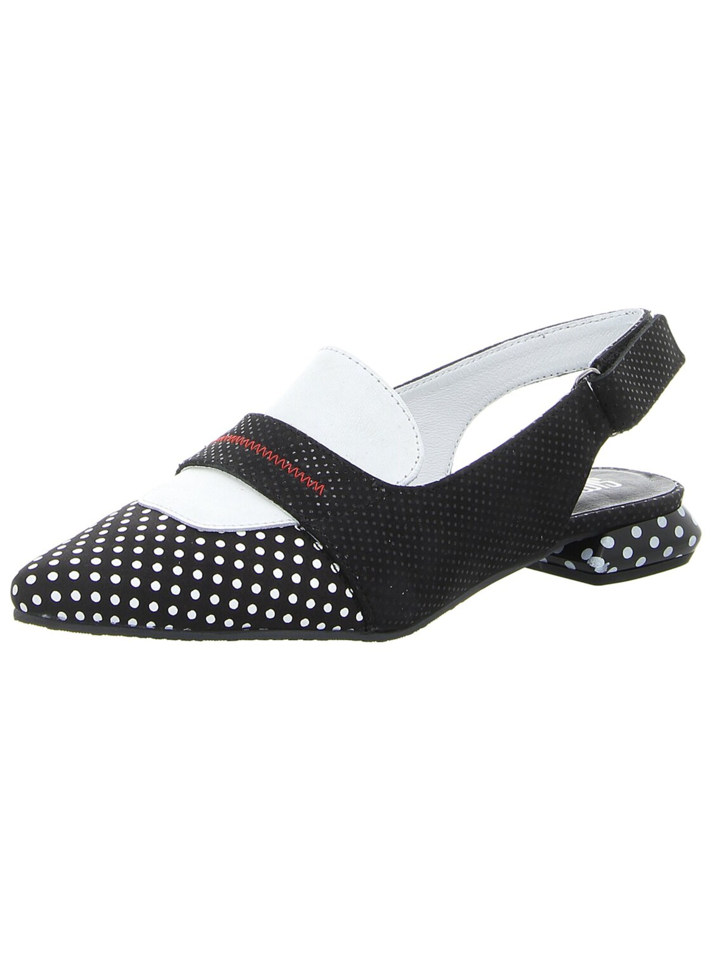 Simen Slingback Pumps in Black: front