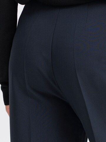 Regular Pantalon à plis 'ABIGAIL' Fransa en bleu