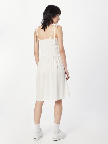 Robe d’été 'ANNIKA' ONLY en blanc