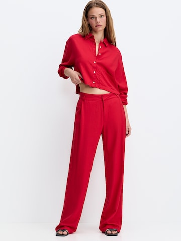 Wide leg Pantaloni con pieghe di Pull&Bear in rosso