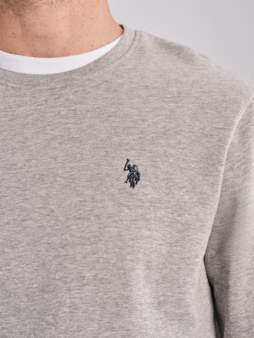 U.S. POLO ASSN. Sweatshirt 'Hugo' i grå
