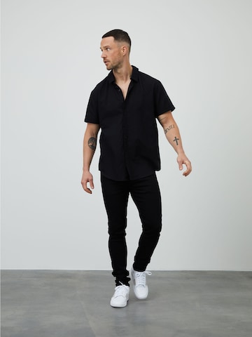 DAN FOX APPAREL Regular fit Button Up Shirt 'Logan' in Black