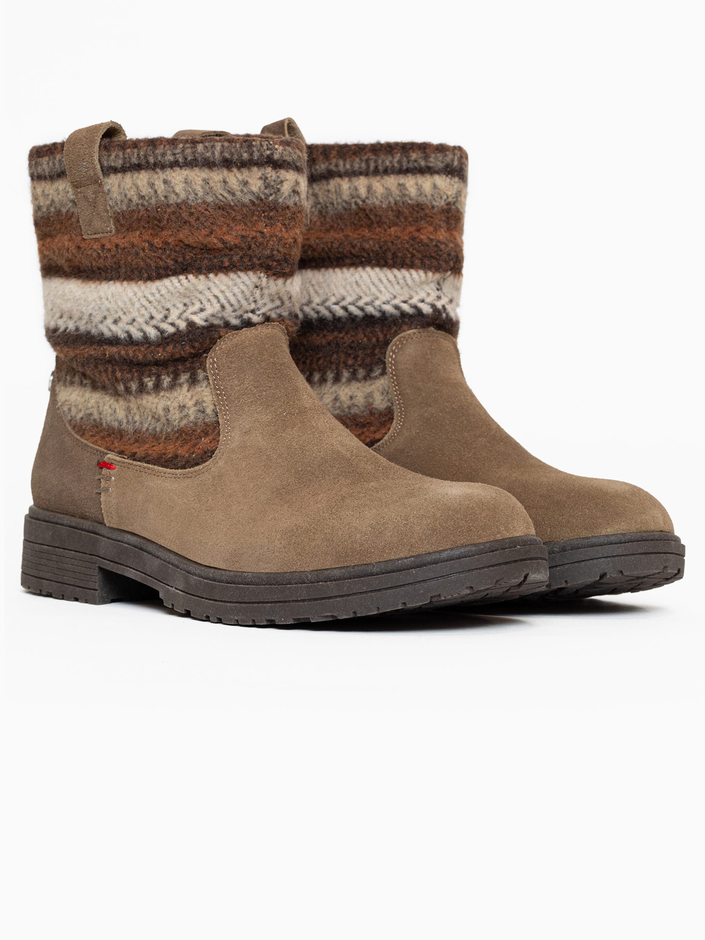 Bottines à lacets 'Joli' Minnetonka en marron