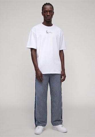 Tricou de la Karl Kani pe alb