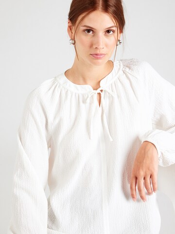 s.Oliver Blouse in Beige