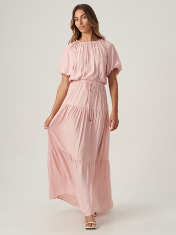 Robe 'MILLY' The Fated en rose : devant