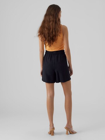 VERO MODA Loosefit Shorts 'Carmen' in Schwarz