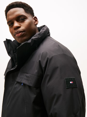 Tommy Hilfiger Big & Tall Зимняя куртка 'TECH' в Черный