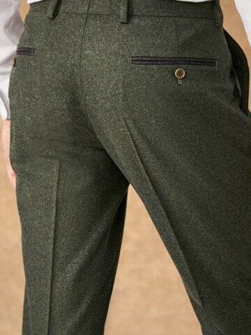 Coupe slim Pantalon à plis Next en vert