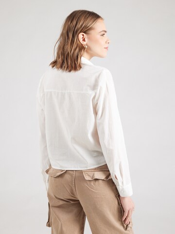 Camicia da donna 'ONLLECEY JULIE' di ONLY in bianco