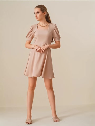 Bigdart Dress in Beige