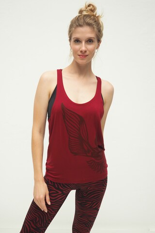 Kismet Yogastyle Sports Top 'Aja' in Red: front