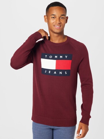 Tommy Jeans Sweater in Red: front