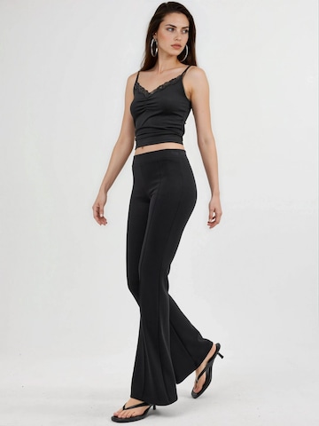 Flared Pantaloni di Busem in nero