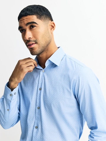 Coupe slim Chemise Next en bleu