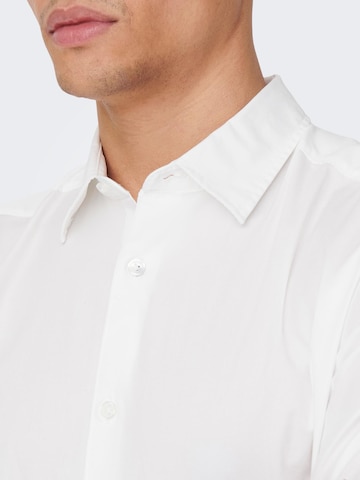 Coupe slim Chemise 'Andy' Only & Sons en blanc