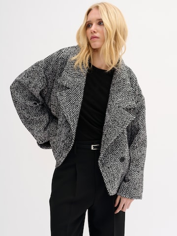juoda My Essential Wardrobe Demisezoninis paltas 'Maggie': priekis