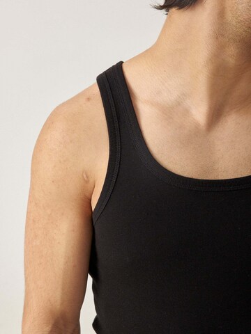 SNOCKS Undershirt in Black