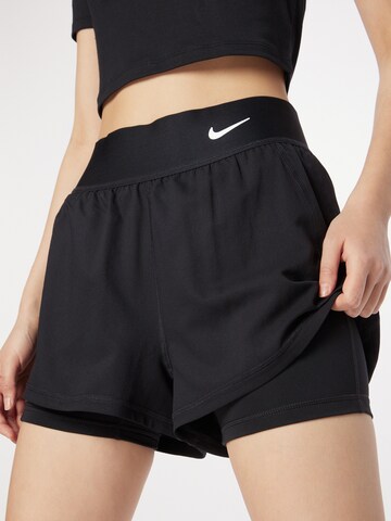 NIKE Regular Sportshorts 'Advantage' in Schwarz