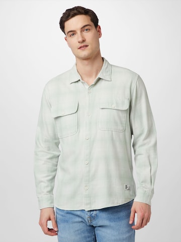 QS Regular fit Button Up Shirt in Green: front