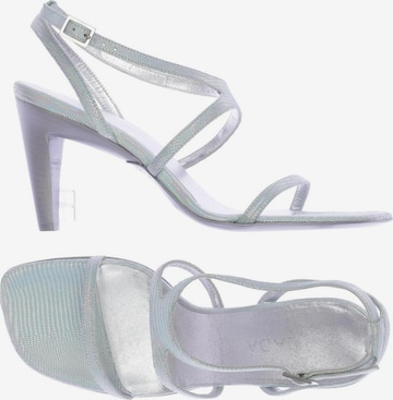 ESCADA Sandalen 37,5 in Grau: predná strana