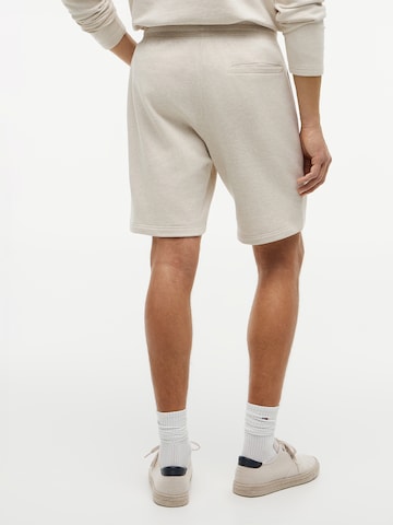 TOMMY HILFIGER Обычный Штаны 'ESSENTIAL' в Бежевый