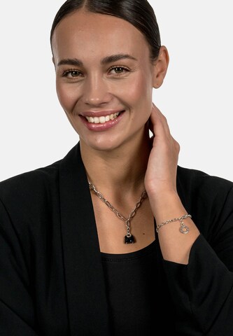 Suri Frey Pendant ' Felicity ' in Black: front