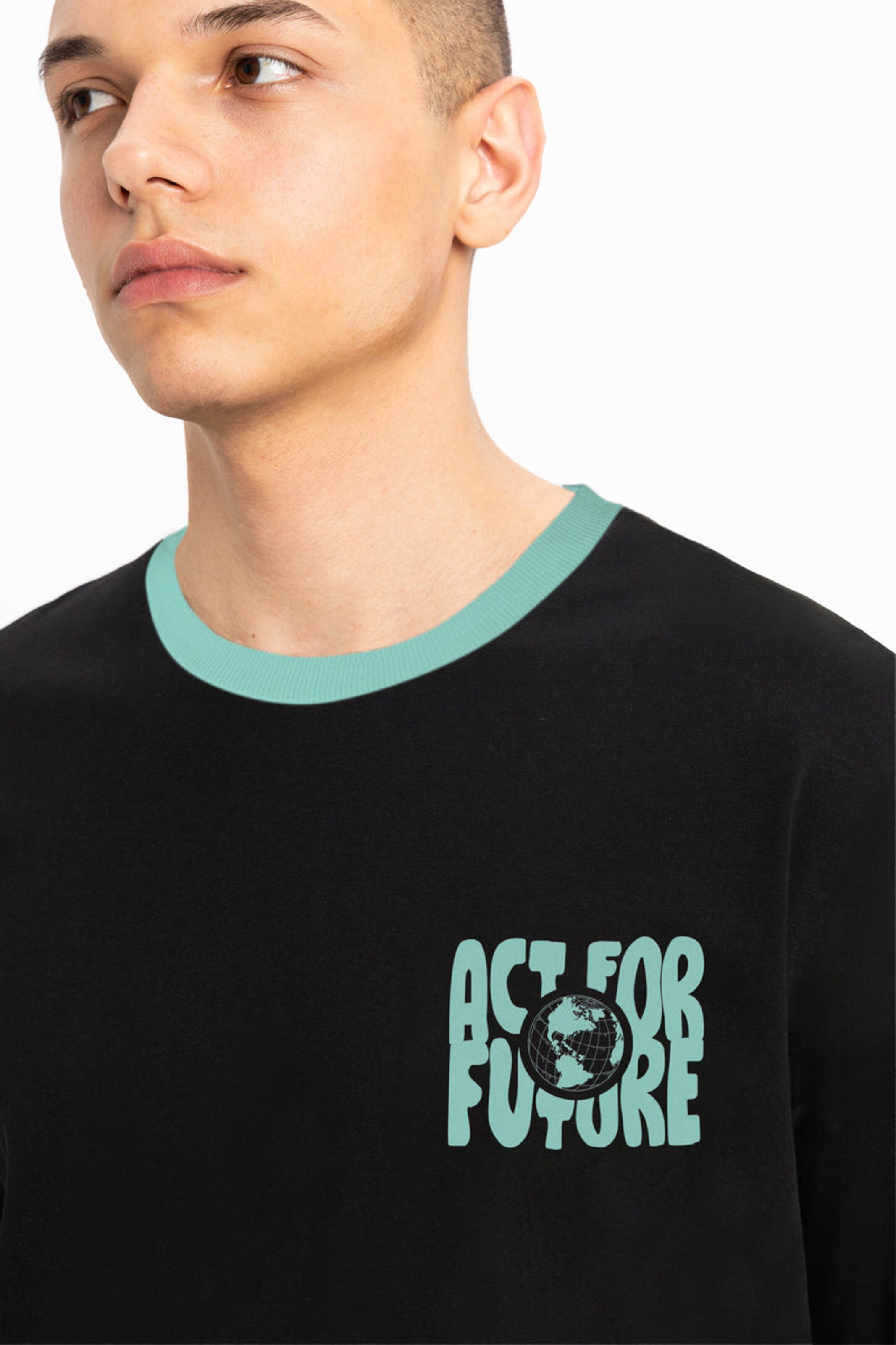 UNIQVIBE T-Shirt in Schwarz