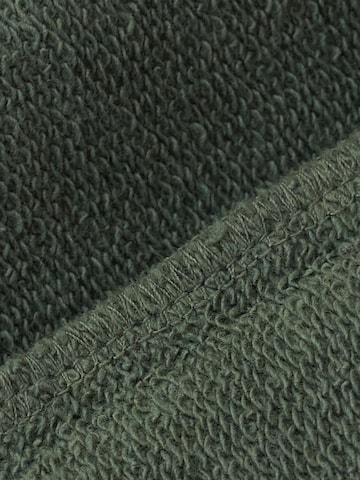 WINKIKI Regular Pants in Green