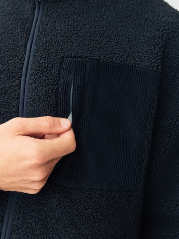 Next Флисовая куртка в Черный