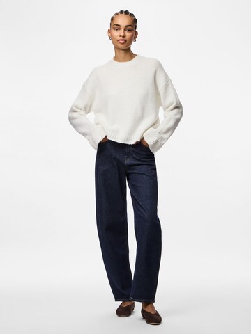 Pull-over 'PCJimma' PIECES en blanc