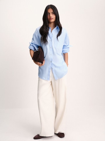 The Set Blouse in Blauw