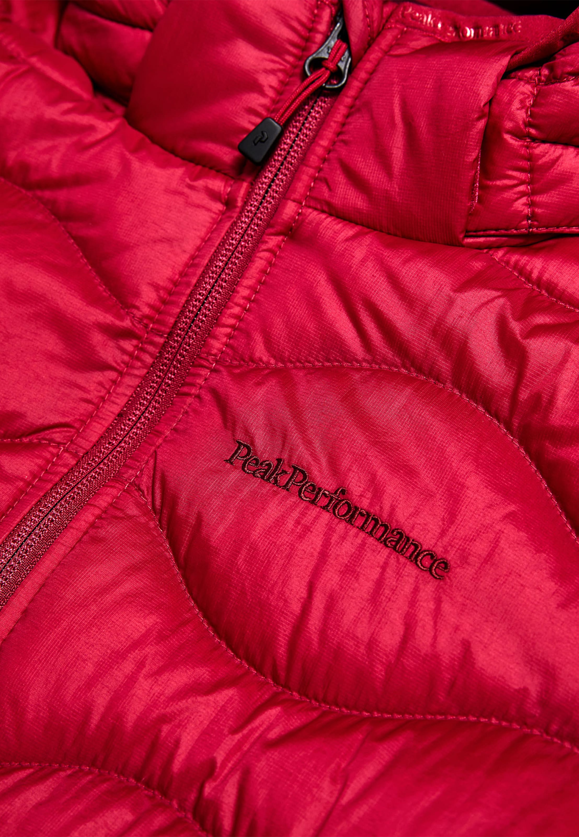 PEAK PERFORMANCE Tussenjas in Rood