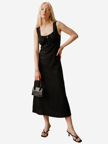 My fashion Jurk in Zwart: voorkant