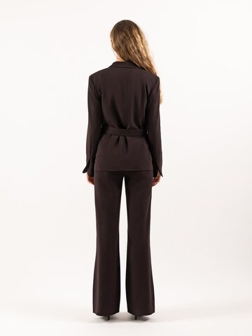 Costume 'Suit' Amarilde en marron